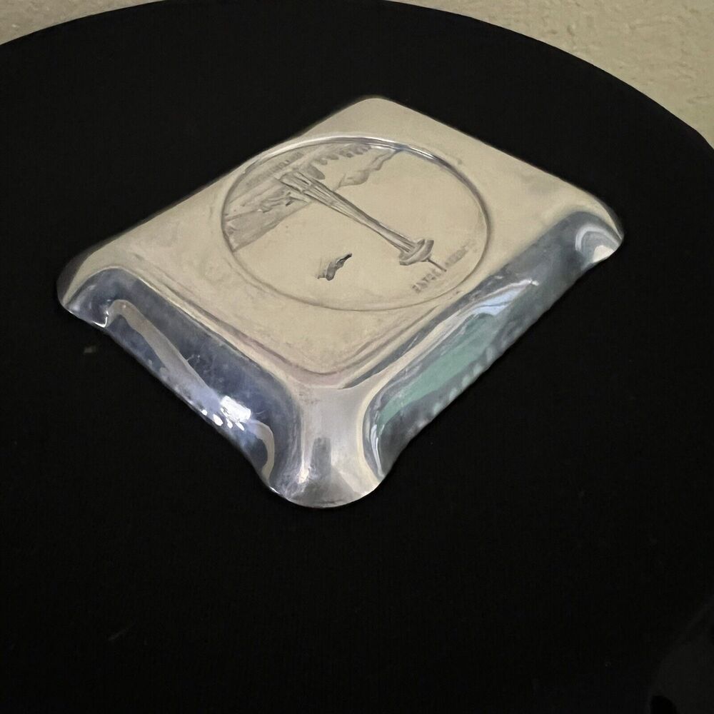 Vtg Seattle Space Needle Mt Rainier Boeing Jet SIGG Hammered Aluminum Ashtray - Picture 9 of 9
